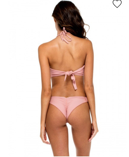 Stílusos kétrészes fürdőruha rózsaszín nyakkendővel