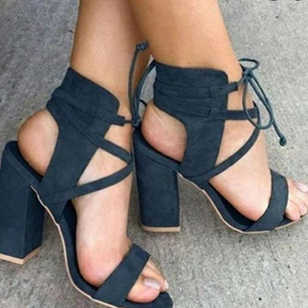 Κομψά γυναικεία σανδάλια σε διάφορα χρώματα με γραβάτες