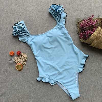 Κυρίες πλήρες μαγιό σε τέσσερα χρώματα