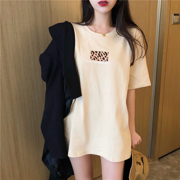 Modern női blúz rövid ujjú leopárd mintával, három színben