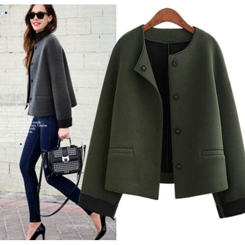 Geaca de dama eleganta cu nasturi in doua culori