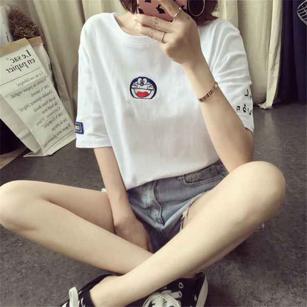 Κομψό μπλουζάκι και κέντημα σε διάφορα χρώματα