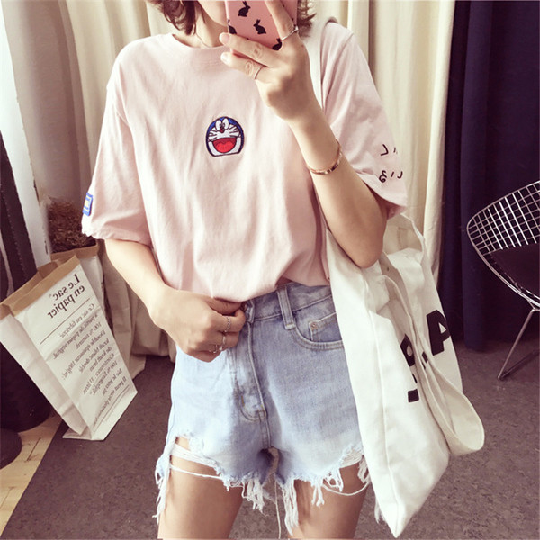 Κομψό μπλουζάκι και κέντημα σε διάφορα χρώματα