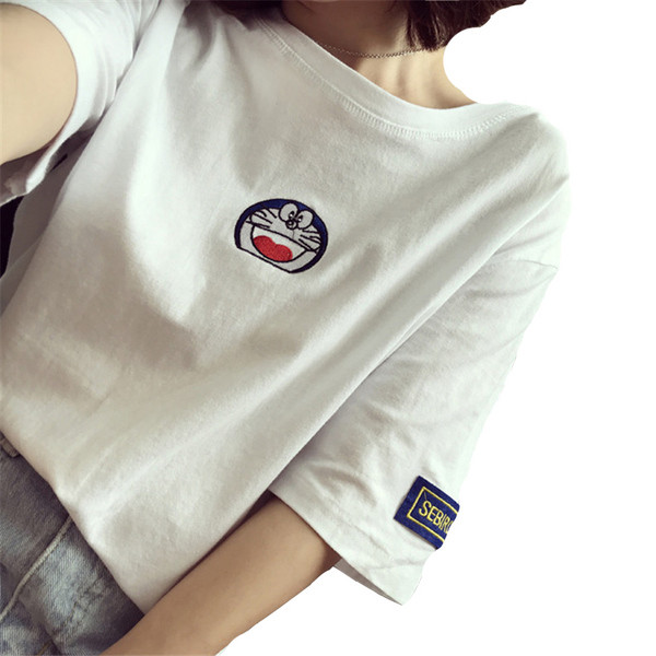 Κομψό μπλουζάκι και κέντημα σε διάφορα χρώματα