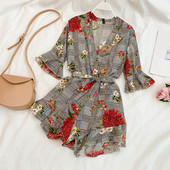 Női kockás jumpsuit virágmotívumokkal, két színben