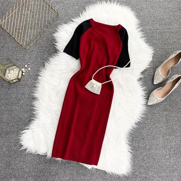 Rochie casual de dama cu decolteu O si maneci scurte in trei culori