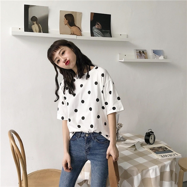 Bluză casual de damă cu buline, în două culori, cu mâneci scurte