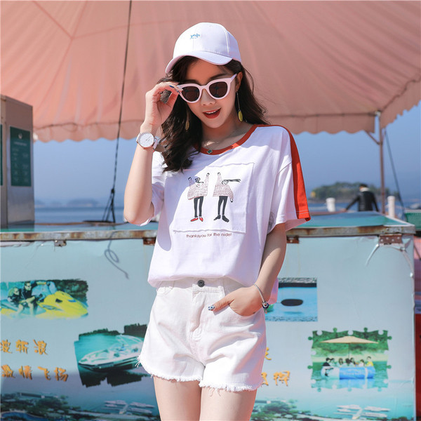 Μοντέρνα κυρία μπλούζα μανίκι και εκτύπωση