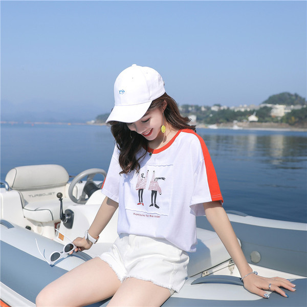 Μοντέρνα κυρία μπλούζα μανίκι και εκτύπωση