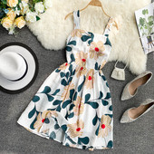 Alkalmi női ruha szabású modell virágmintával több színben