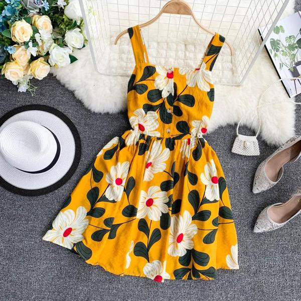 Alkalmi női ruha szabású modell virágmintával több színben