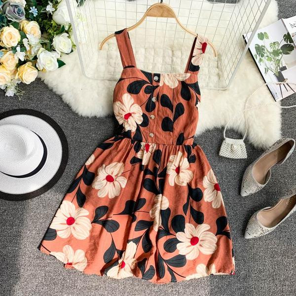 Alkalmi női ruha szabású modell virágmintával több színben