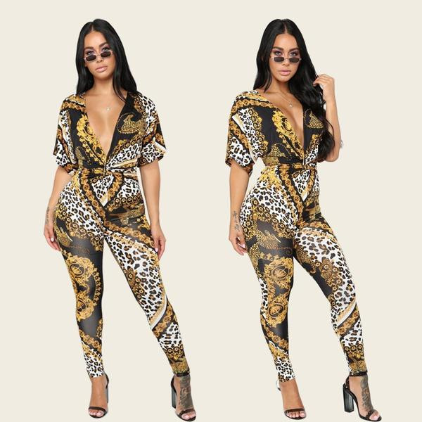 Stílusos női jumpsuit rövid ujjal és V-nyakkal