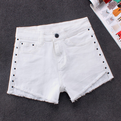 Дамски къси панталони в бял цвят с висока талия и джобове