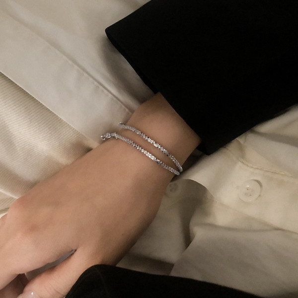 Egyszerű női nyaklánc ezüst színben