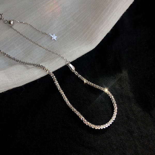 Egyszerű női nyaklánc ezüst színben