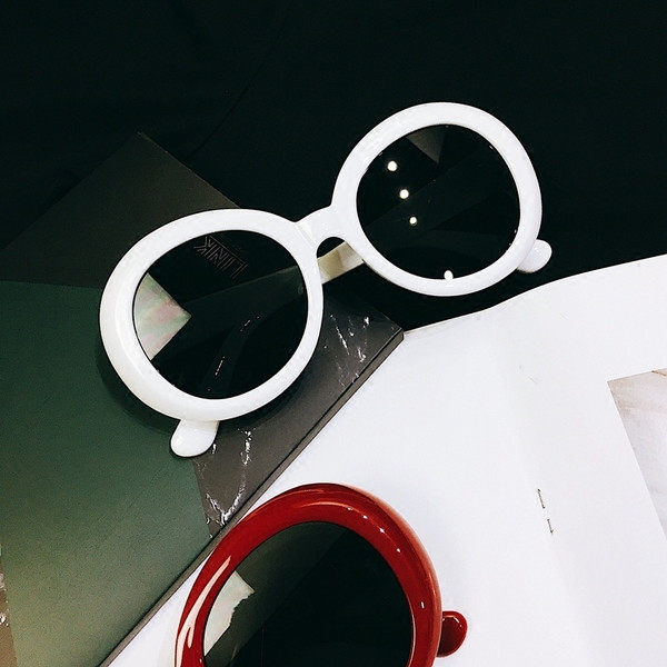 Aktuális női napszemüvegek különböző színekben