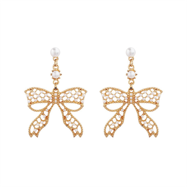 Γυναικεία σκουλαρίκια σε χρυσό χρώμα με μαργαριτάρια