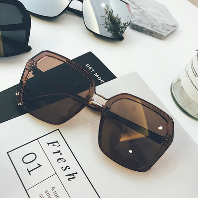 Ochelari de soare moderni de dama cu forma patrata in mai multe culori