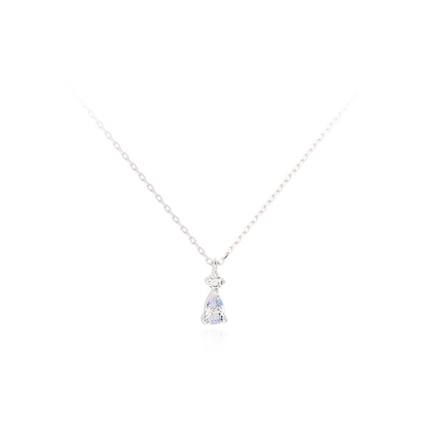 Κομψό κολιέ της κυρίας σε ασημί με κρεμαστό κόσμημα