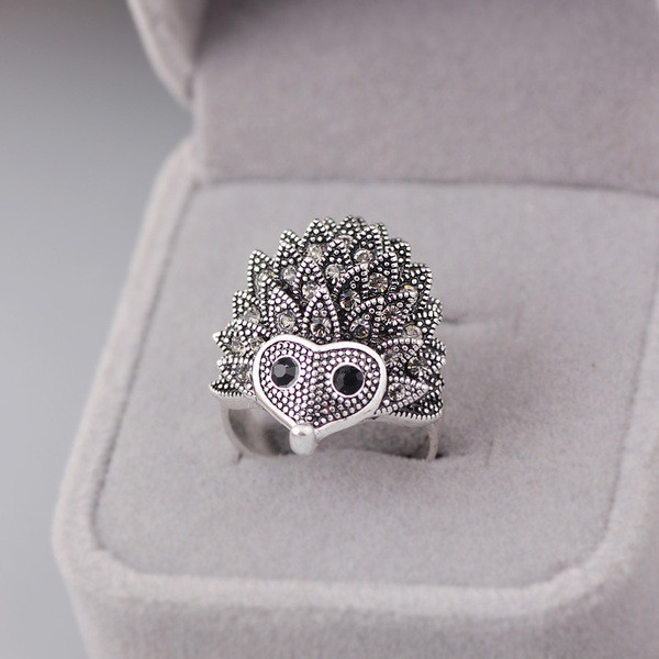 Modern női gyűrű 3D elemmel