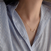 Elegáns női nyaklánc díszkövekkel, két színben