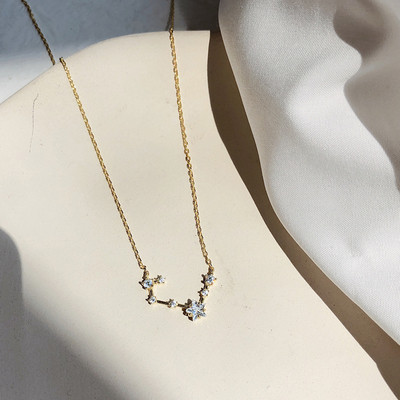 Elegáns női nyaklánc díszkövekkel, két színben