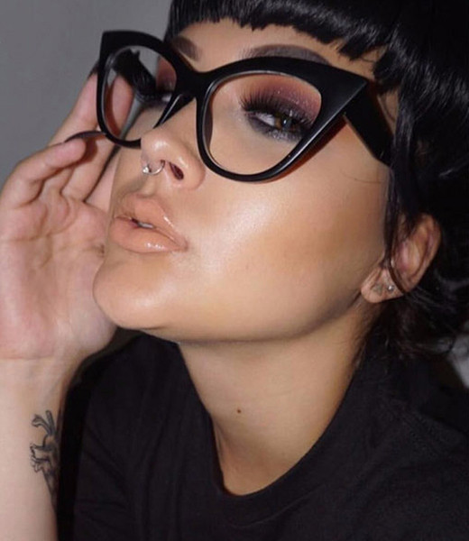 Modern női szemüveg fekete-fehér színben - két modell