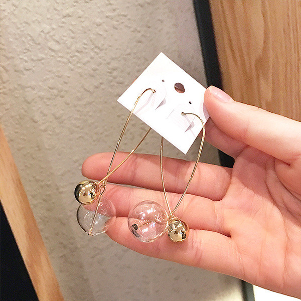 Cercei lungi de dama cu pandantive de culoare aurie