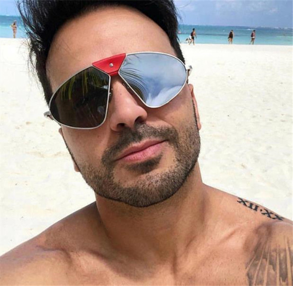 Napszemüveg többféle színben, férfiaknak és nőknek egyaránt