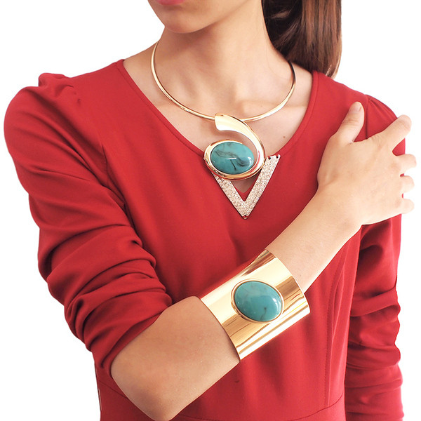 Stílusos női szett - karkötő és nyaklánc színes kövekkel