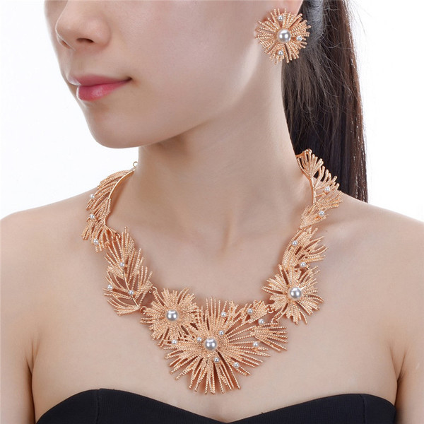 Modern női szett fülbevalóval és nyaklánccal, három színben