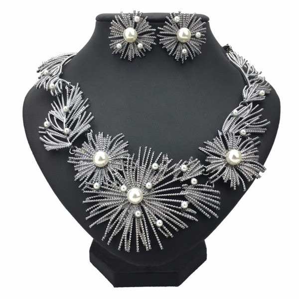 Modern női szett fülbevalóval és nyaklánccal, három színben