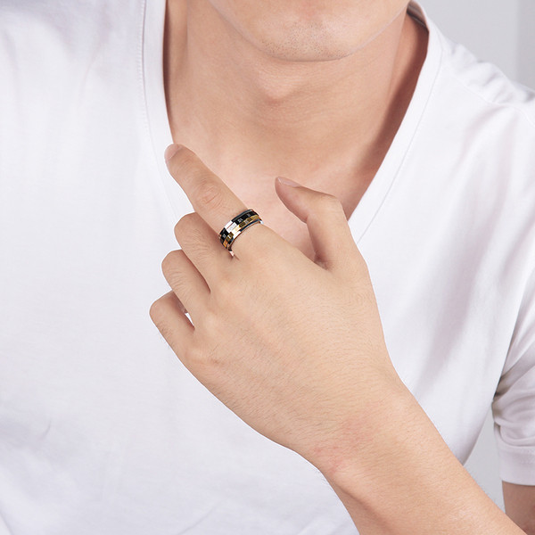 Forgó acél gyűrű