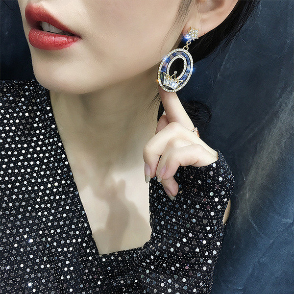 Cercei lungi de dama cu pietre decorative