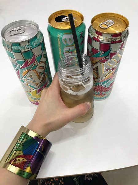 Κομψή γυναικεία στολίδια - κορίτσι και κολιέ με floral μοτίβο