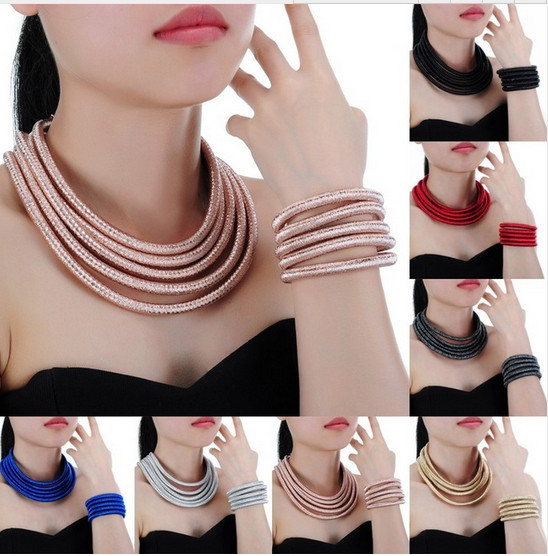 Κομψή σειρά γυναικείων βραχιόλι και κολιέ σε διάφορα χρώματα