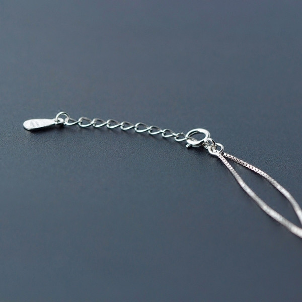 Colier cald de dama de culoare argintie