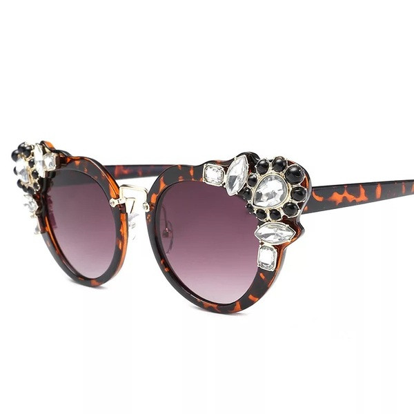 Model nou de ochelari de soare de dama cu pietre in mai multe culori