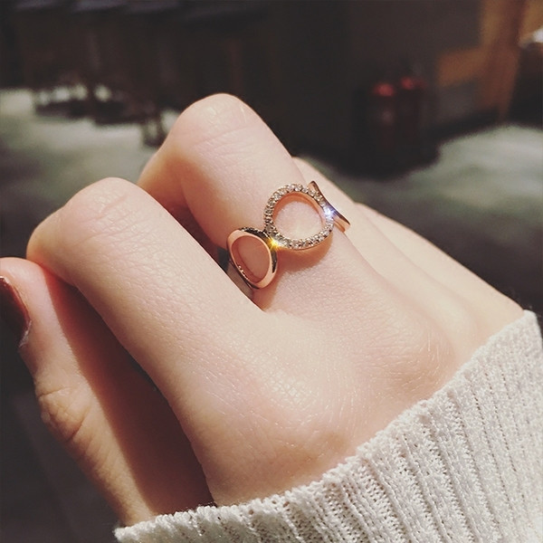 Női gyűrű arany színben