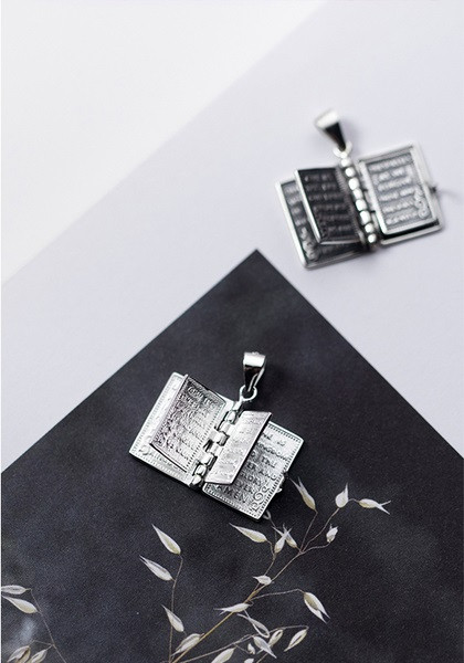 Női alkalmi nyaklánc ezüst színben medállal