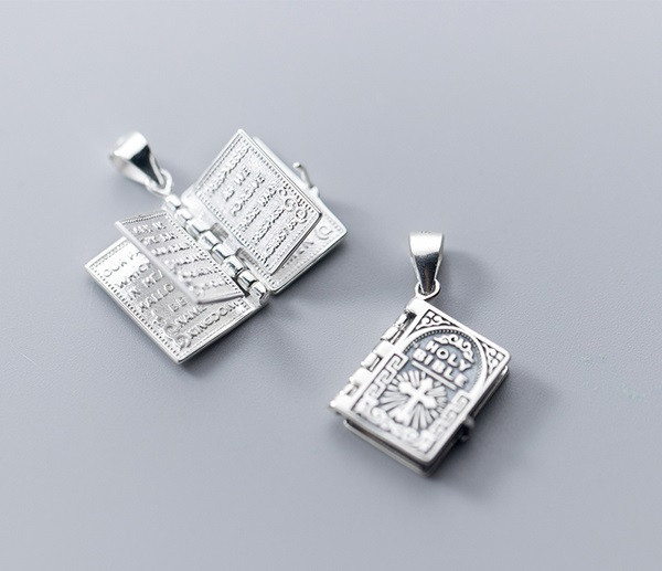 Női alkalmi nyaklánc ezüst színben medállal