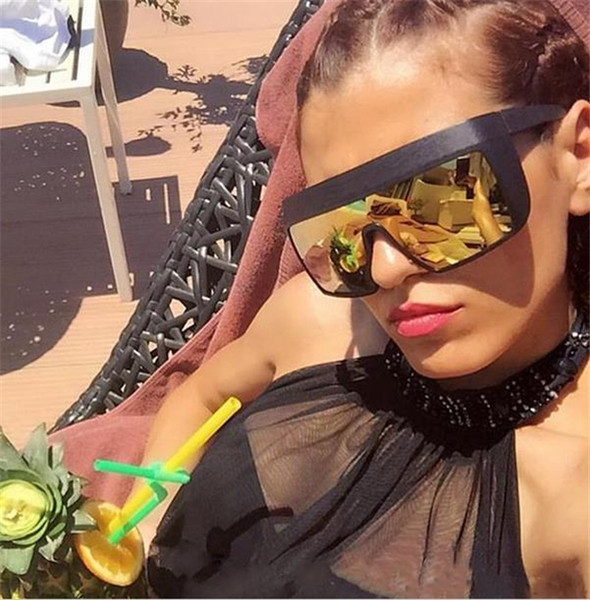 Modern női napszemüveg színes lencsékkel