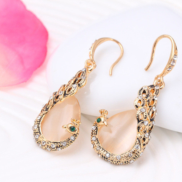 Set de dama modern - cercei si colier cu pietre colorate