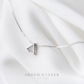 Hétköznapi női nyaklánc medállal ezüst színben