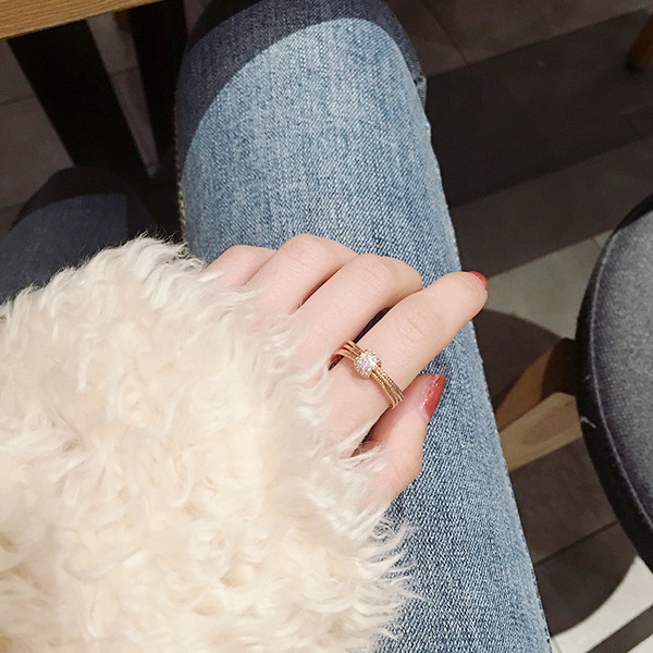 Inel de doamnă de zi cu zi cu decor cu pietre