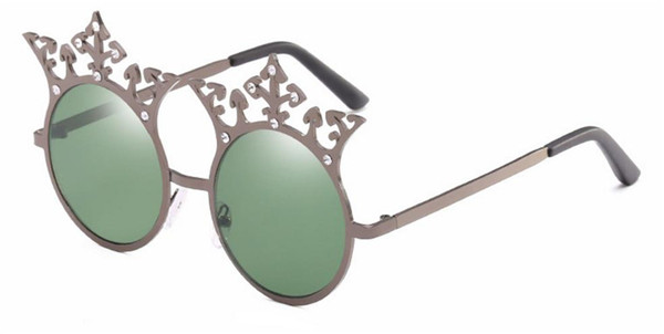 Ochelari de soare moderni de dama cu forma rotunda si element 3D in mai multe culori
