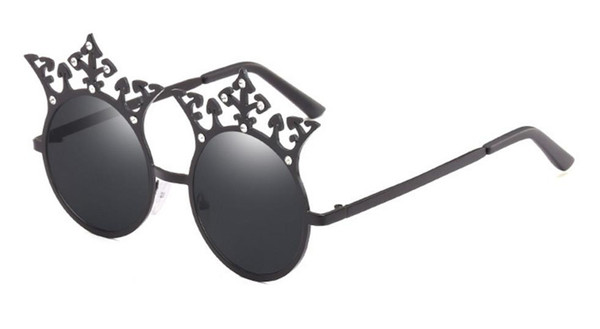 Ochelari de soare moderni de dama cu forma rotunda si element 3D in mai multe culori