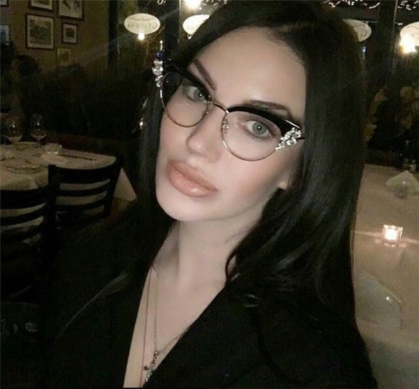 Μοντέρνα γυαλιά κυρίες με πέτρες σε διάφορα χρώματα