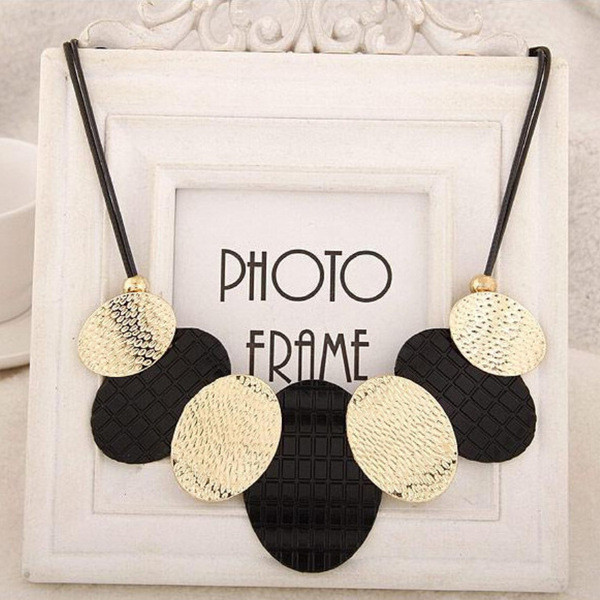 Stílusos női nyaklánc két színben